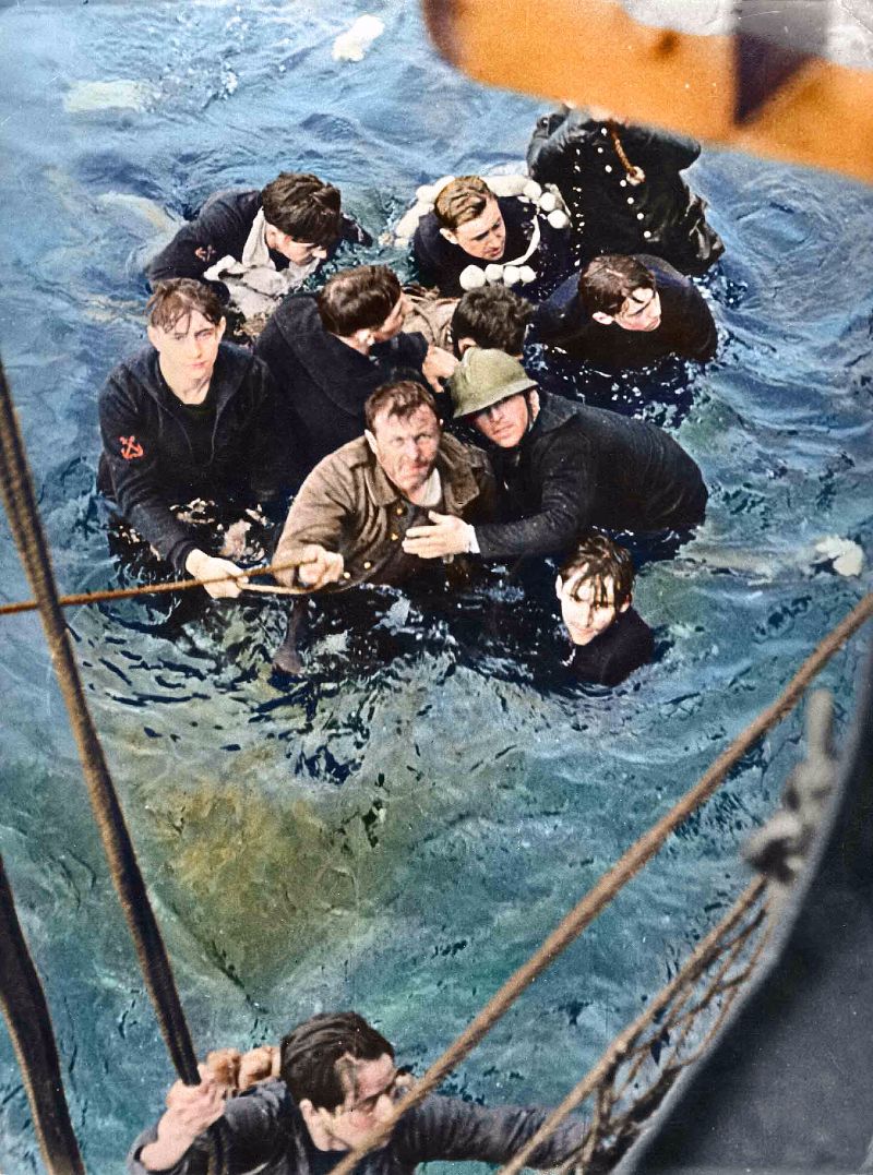 Stunning Colorized Photos Bring the Real Dunkirk Evacuation to Life