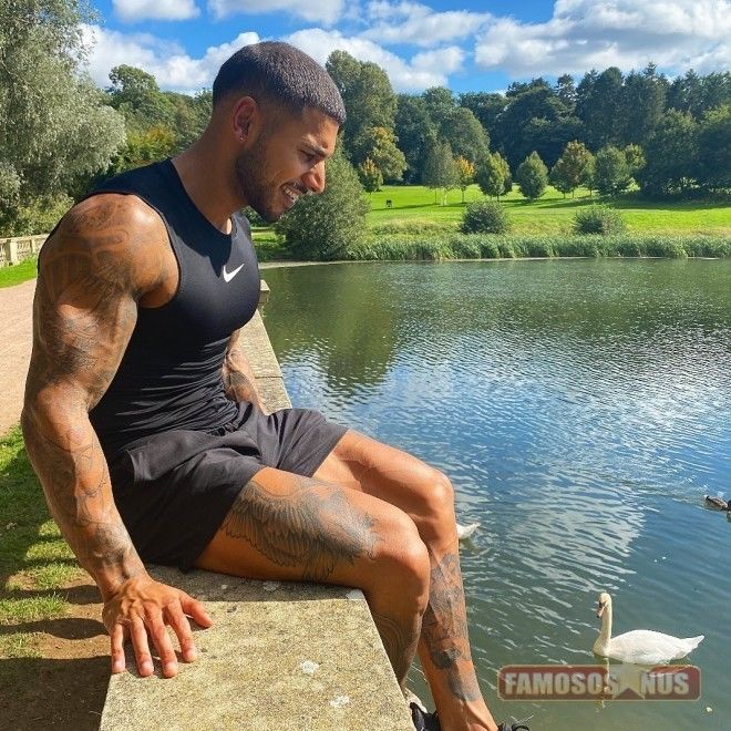 thexxxgaypics: MR. EXOTIC: SARADÃO TATUADO MOSTRANDO PELADÃO