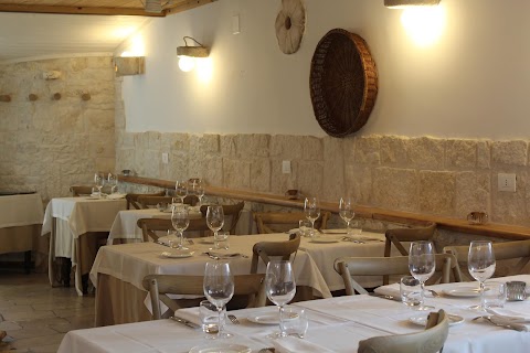 Al ristorante Trullo D'Oro, una romantica oasi gourmet magicamente orchestrata da Chef Davide Girolamo