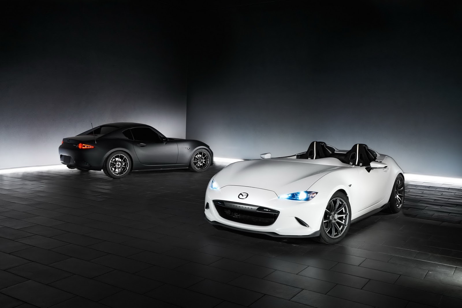 [Resim: Mazda%2BMX-5%2BSpeedster%2BEvolution%2Bv...2BKuro.jpg]