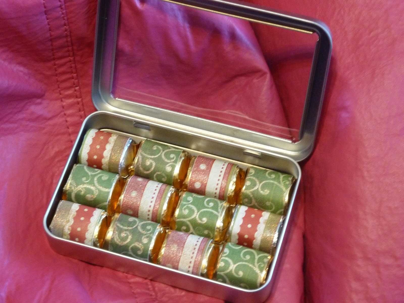 Home Delicious Candy Tins (an inexpensive gift to share!)