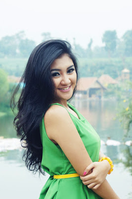 Model manis Shelly Febrianti cewek igo mirip artis Naysila Mirdad