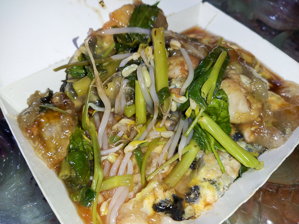 台中大里東榮素食美味小吃，蚵仔煎香椿餅，還有營養的蔬菜拉麵