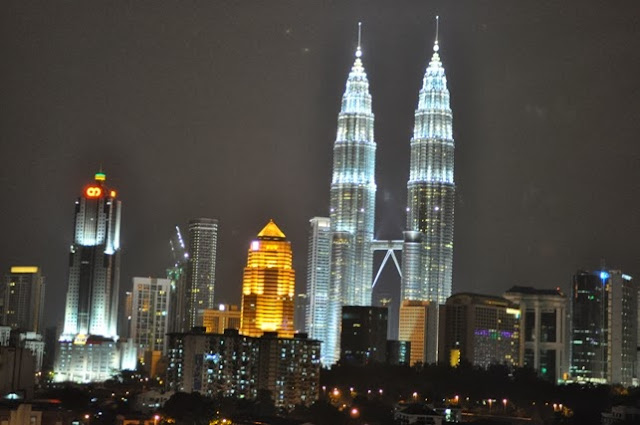 My first tour in Kuala Lumpur and Hop-On Hop-Off ride View of Petronas Twin Towers from Cititel Express Hotel