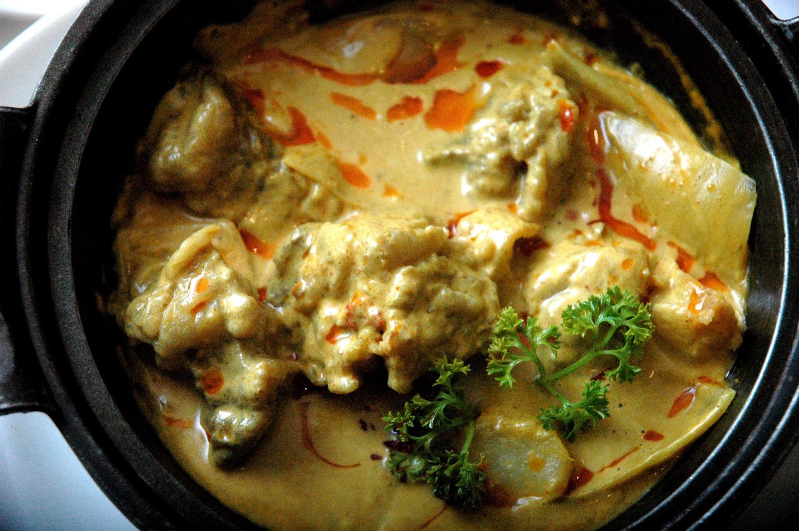 DUDE FOR FOOD That Hong Kong Curry in Casserole at Honolulu HK Cafe...