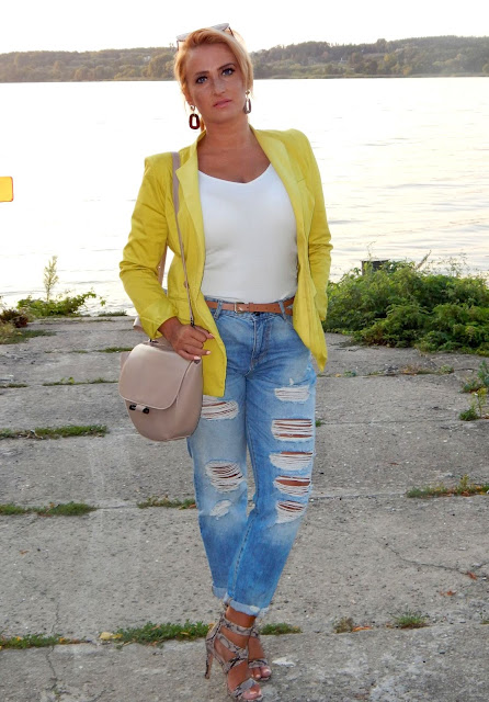 yellow10.jpg