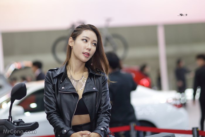Kim Tae Hee&#39;s beauty at the Seoul Motor Show 2017 (230 photos) photo 2-11