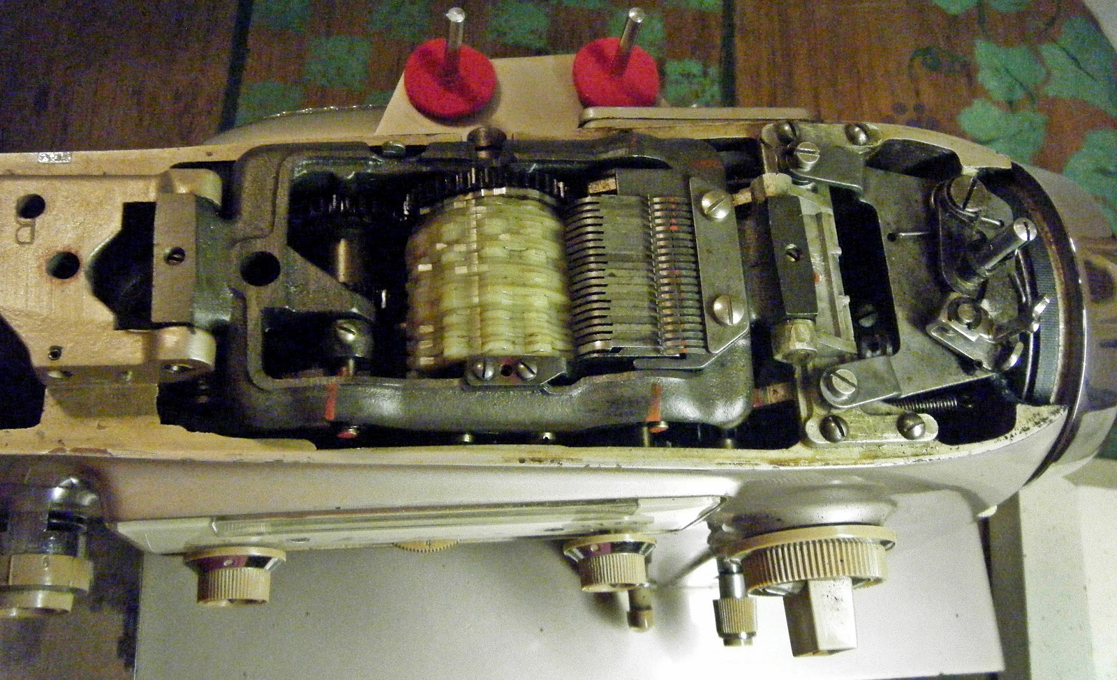 DragonPoodle Studio Lady Kenmore 89, a Pfaff 280 in disguise