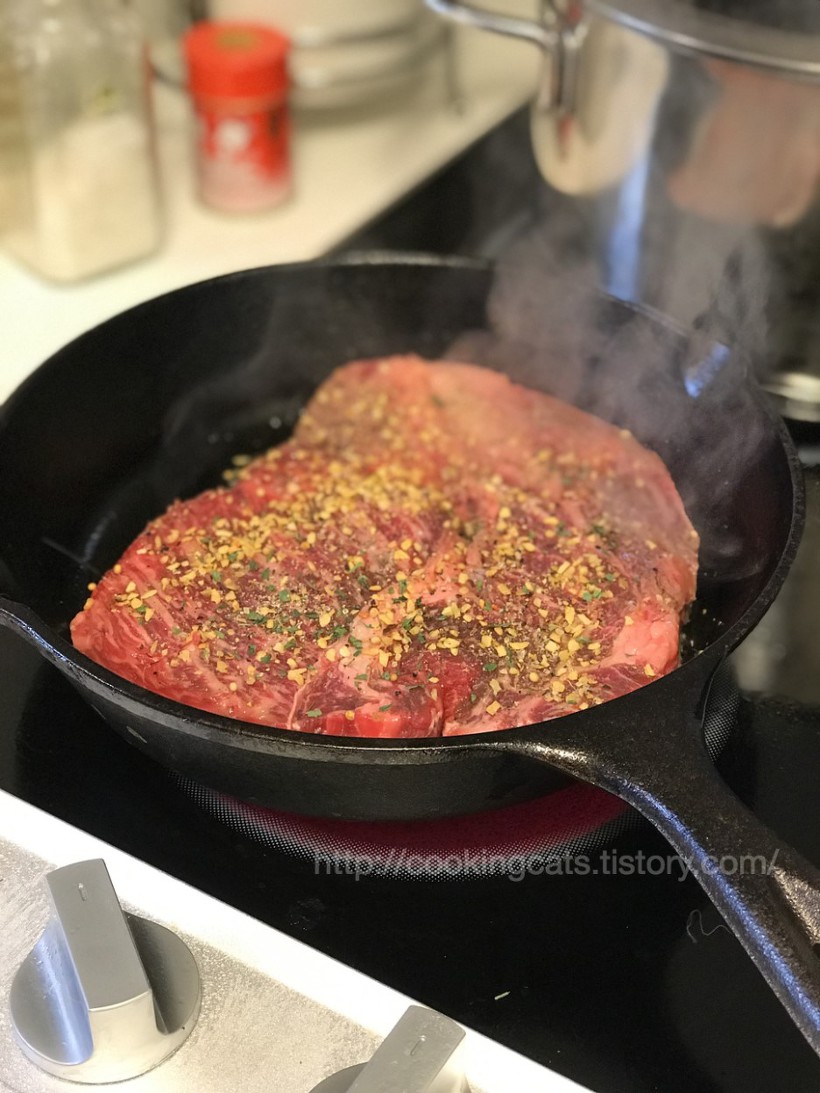롯지 무쇠팬 8인치(20cm) 스테이크, 브런치, 김치전 Lodge 8inch Cast Iron Skillet & Beef