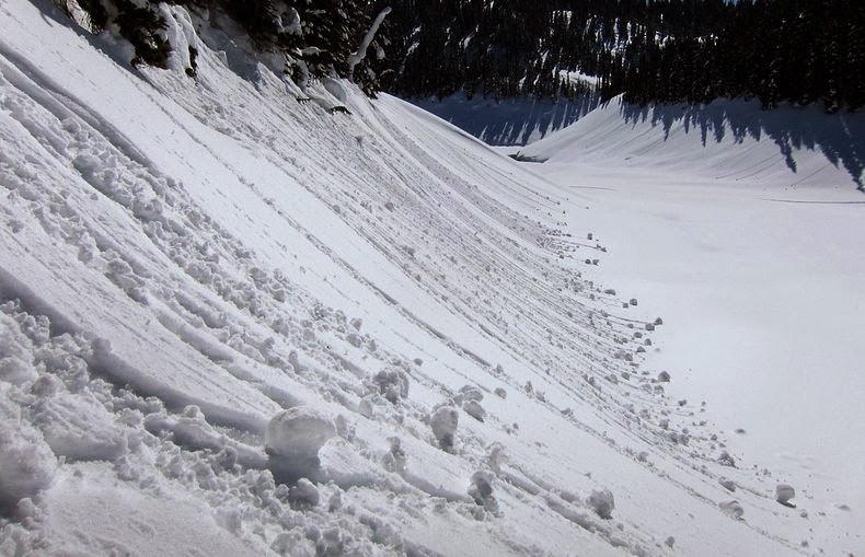 Snow Roller: A Strange Meteorological Phenomenon Snow Roller: A Strange Meteorological Phenomenon