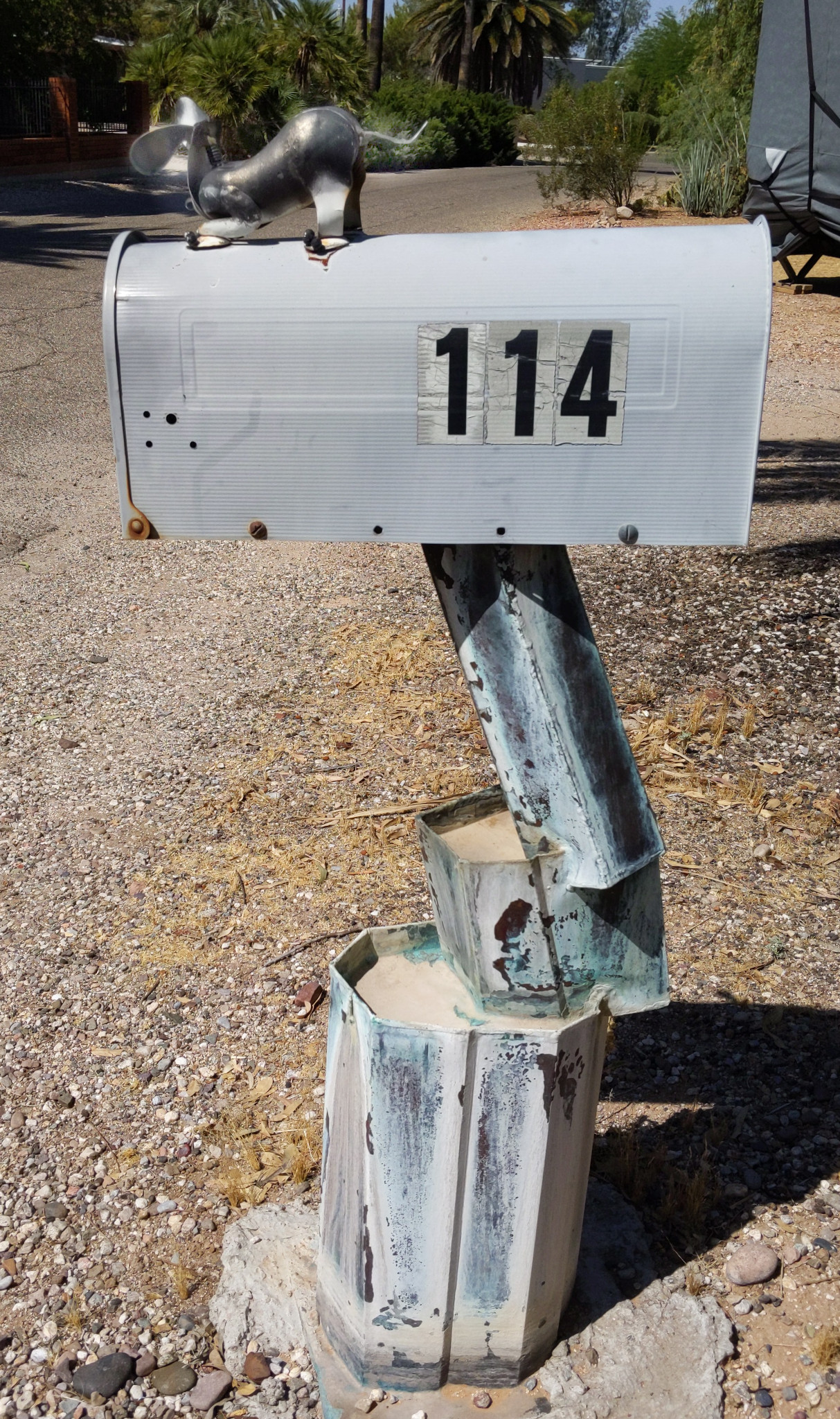 Tucson Mailbox Art Magnificent entrance and quirky mailbox