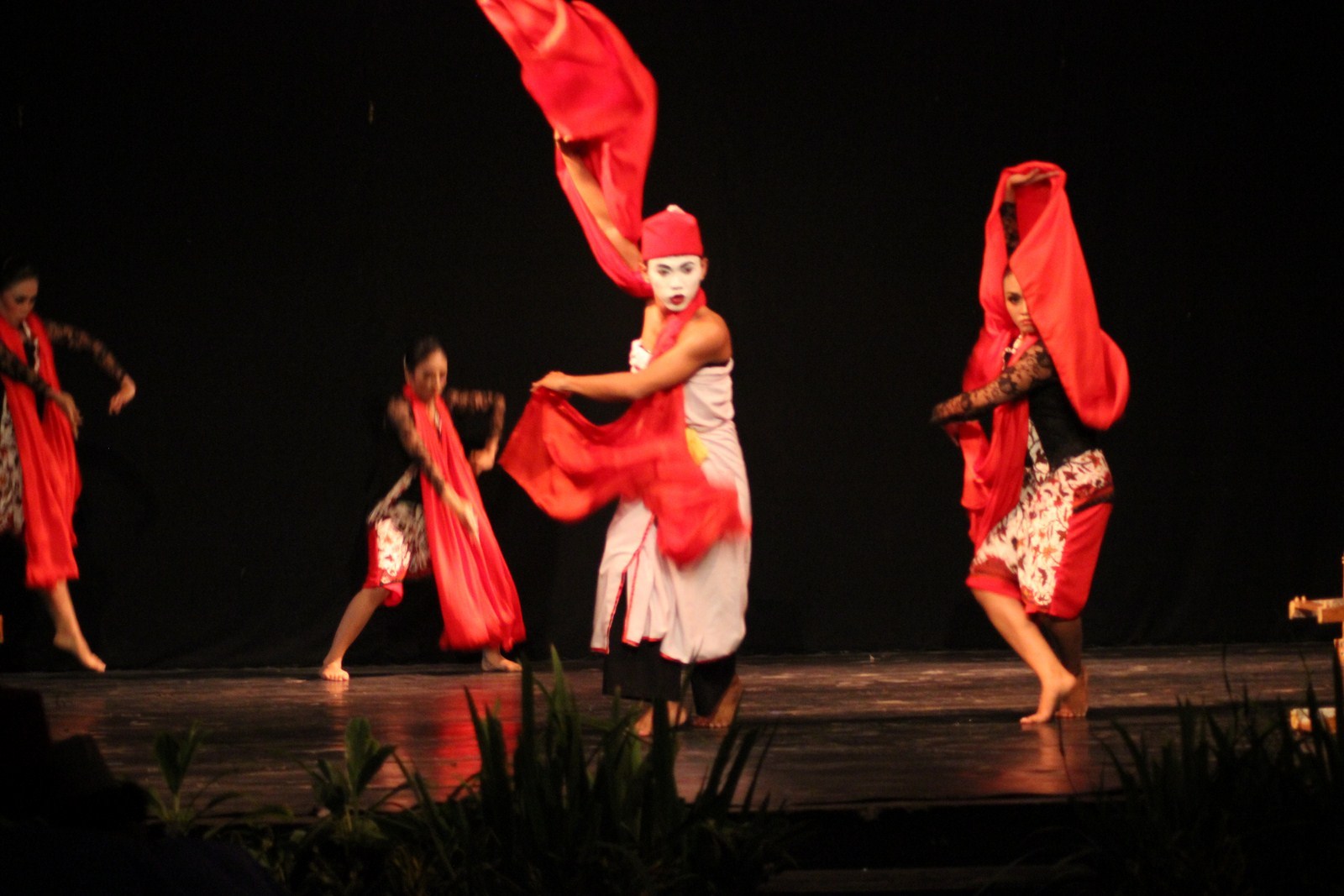 Tanah Airku, Indonesiaku: Besutan, Budaya pembawa pesan