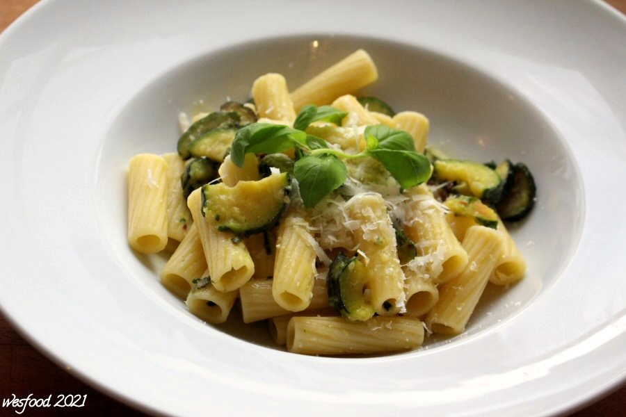 WesFood Herr Westerhausen kocht Pasta e Zucchine alla Napoletana