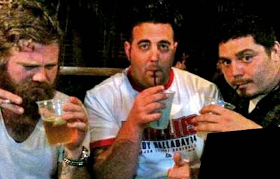 ryan dunn bebiendo licor borracho antes del accidente ultima foto en un bar con amigos