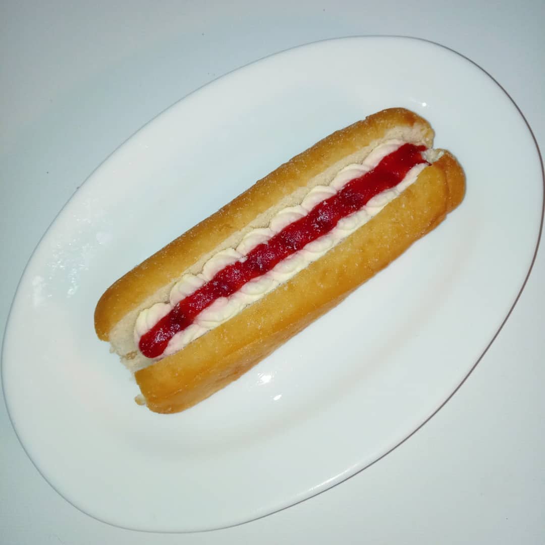 Supersupergirl's Food Reviews Aldi Jam & Cream donut