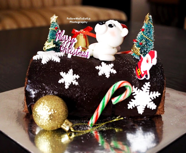 BEST Christmas Bear Log Cake By EatCakeToday.Com