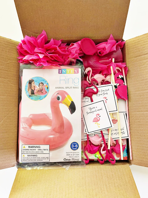 Pack up a flamingo party @michellepaigeblogs.com