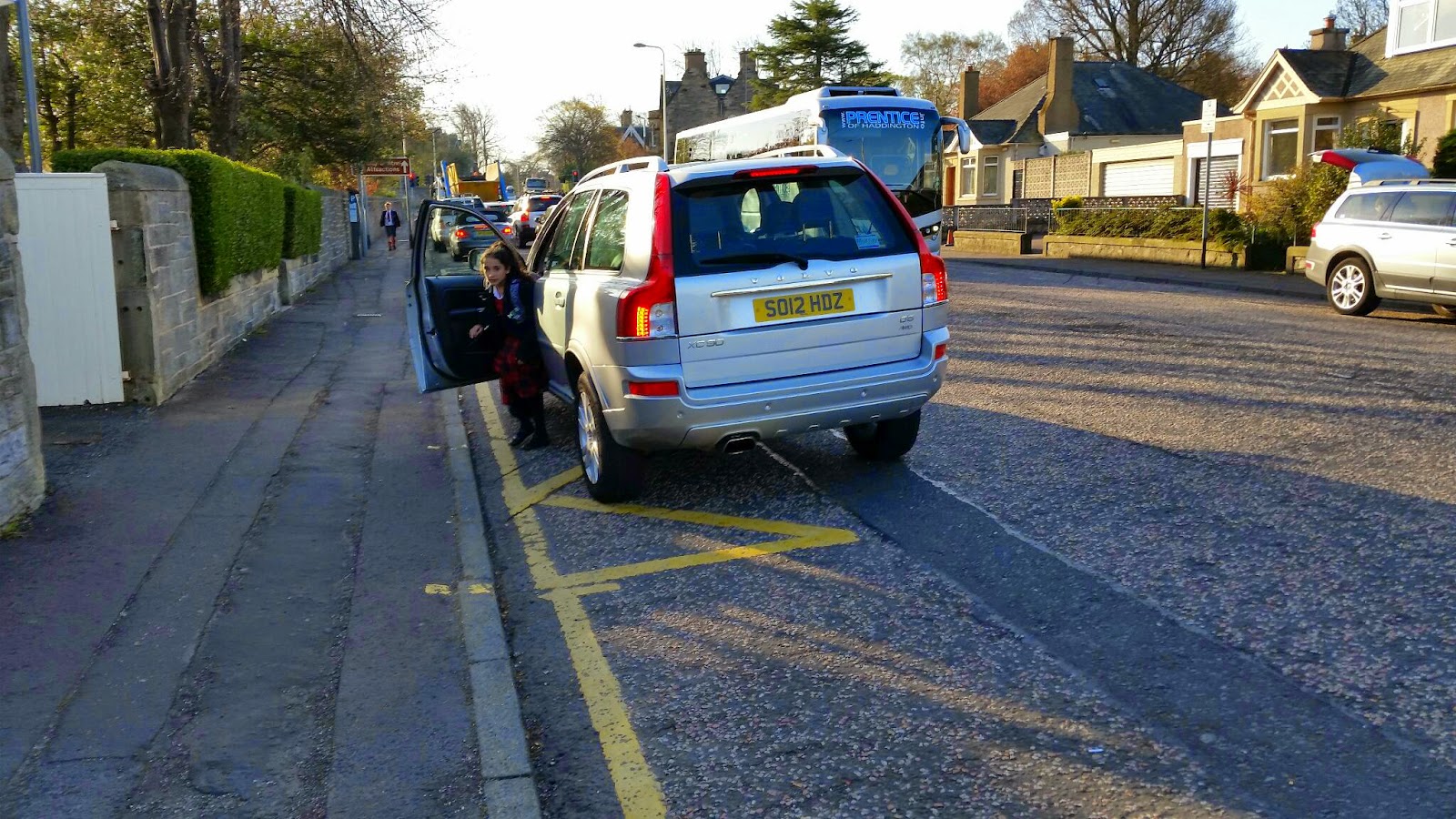 Ravelston Parking SO12 HDZ on zig zags