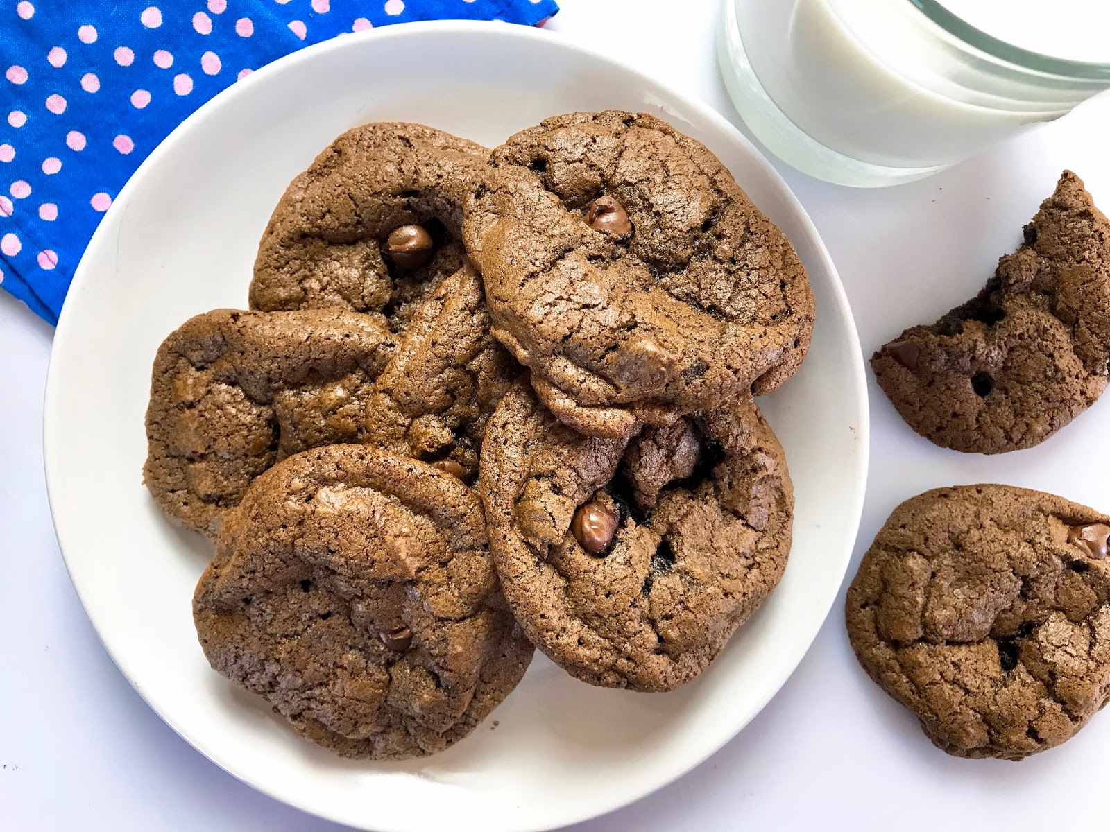 ChewyCrisp Double Dark Chocolate Cookies