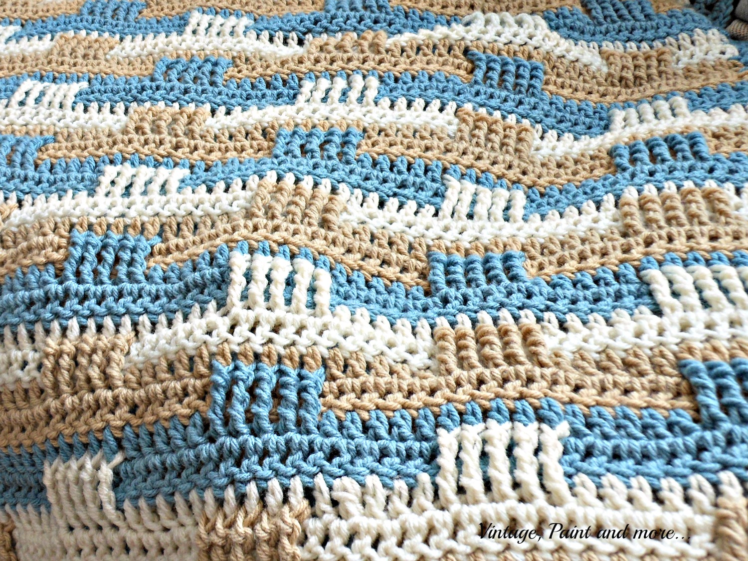 Crochet Afghan and Stenciled Pillow | Vintage, Paint and more...