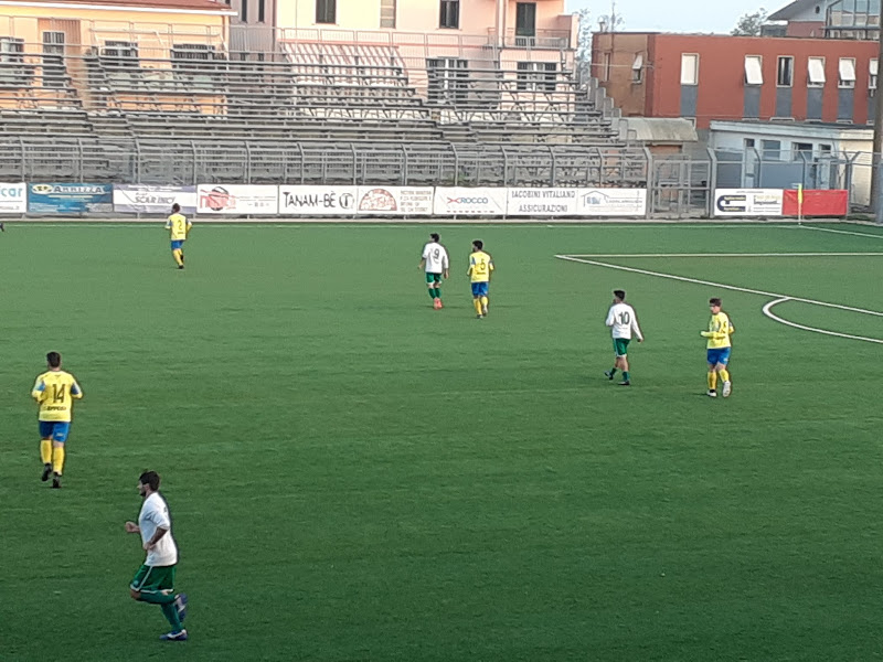 Tonfo interno dell'Ortona calcio. In superiorità numerica lascia i 3 punti alla Casolana. Peccato di presunzione o male oscuro?