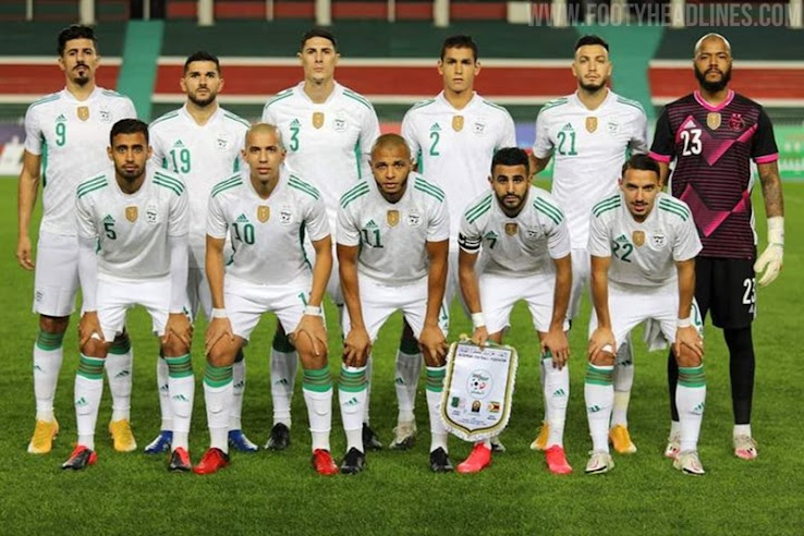 Unique PreMatch & Goalkeeper Algeria 202021 Kits On Pitch Footy