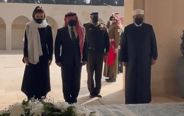 King Abdullah and Queen Rania visited the tomb of the late King Hussein