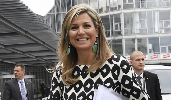 Crown Prince Frederik, Crown Princess Mary and Dutch Queen Maxima arrived for Women Deliver Global Conference at the Bella Center. Princess Mary wore Joseph skirt