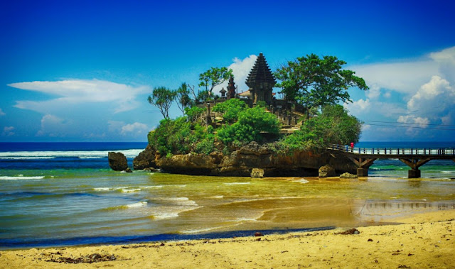 Pantai Balekambang Malang, Destinasi Wisata Terbaik di