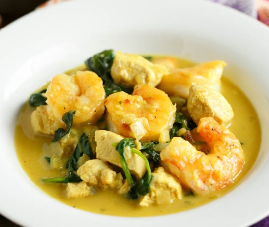 Coconut Shrimp Curry With Red Pepper & Spinach
