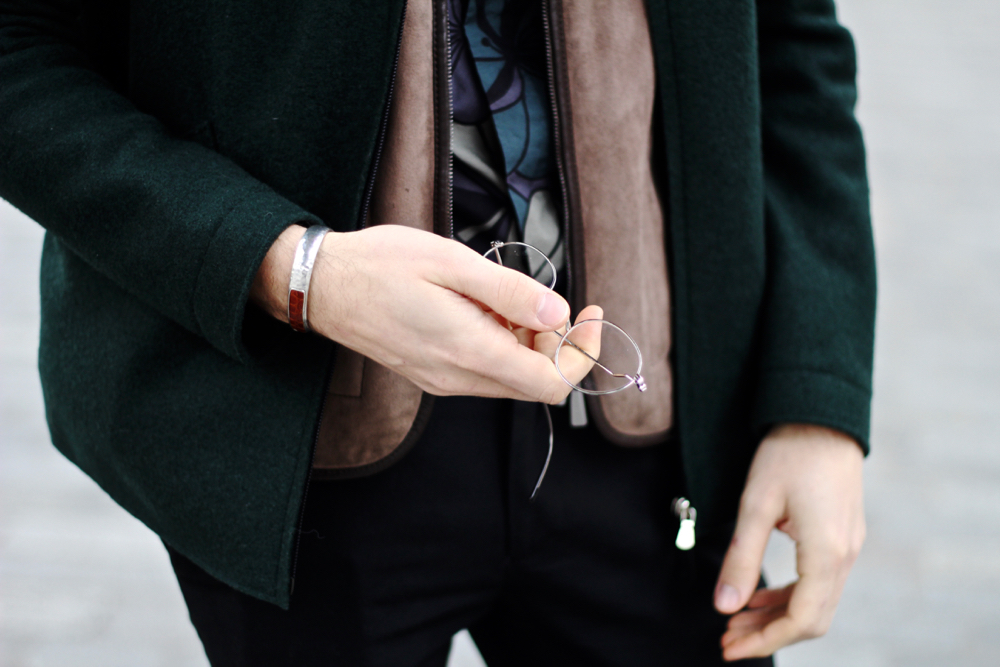 Blog-mode-style-homme-masculin-made-in-france-lunettes-vue-haut-de-gamme-gouv-au-gouverneur-audigier-argent-rondes-harris-wharf-london-jacket-marni-chemise-fleurs-churchs-leyton-bordeaux - 3
