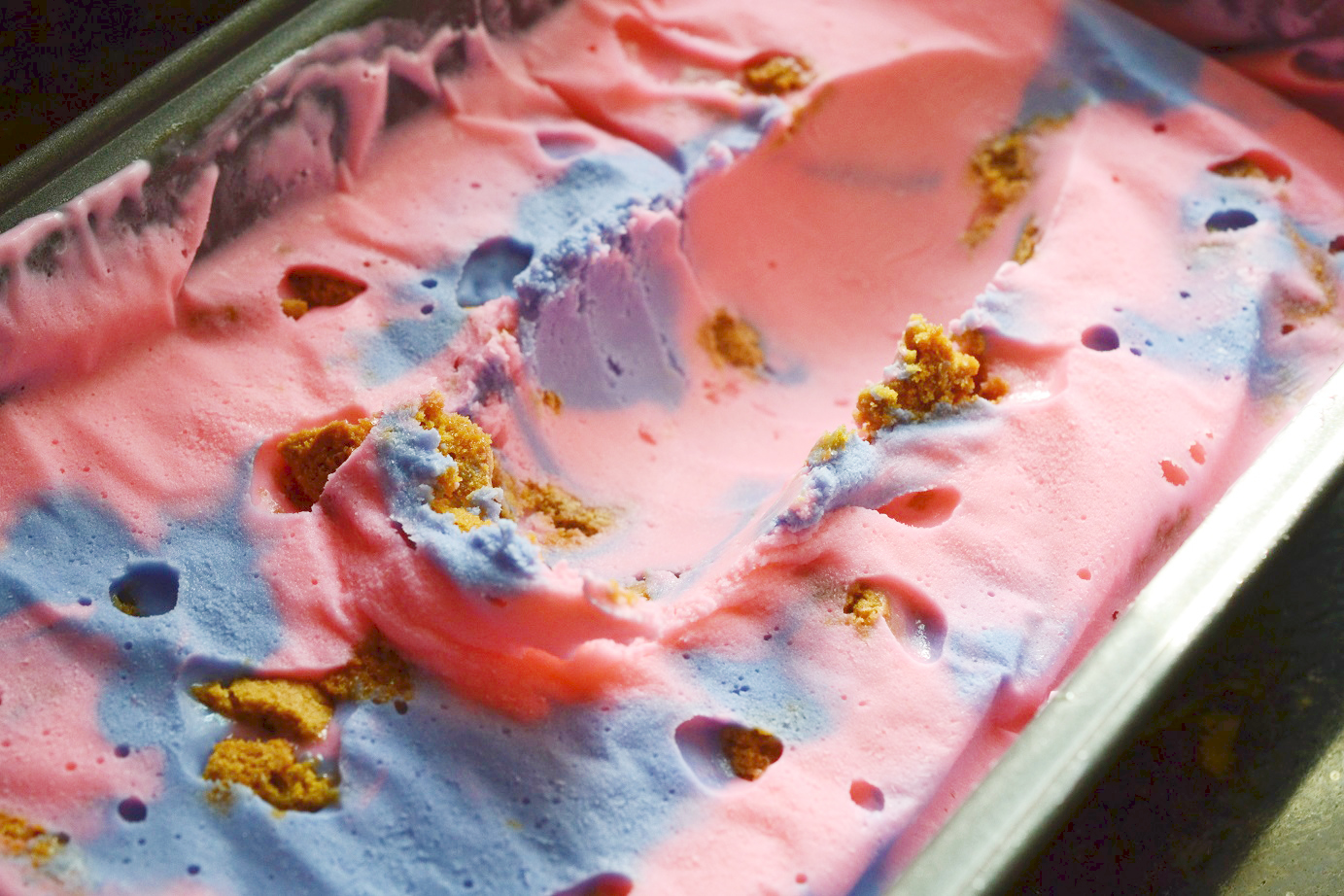 Greedy Girl Cotton candy ice cream with ginger snap cookie