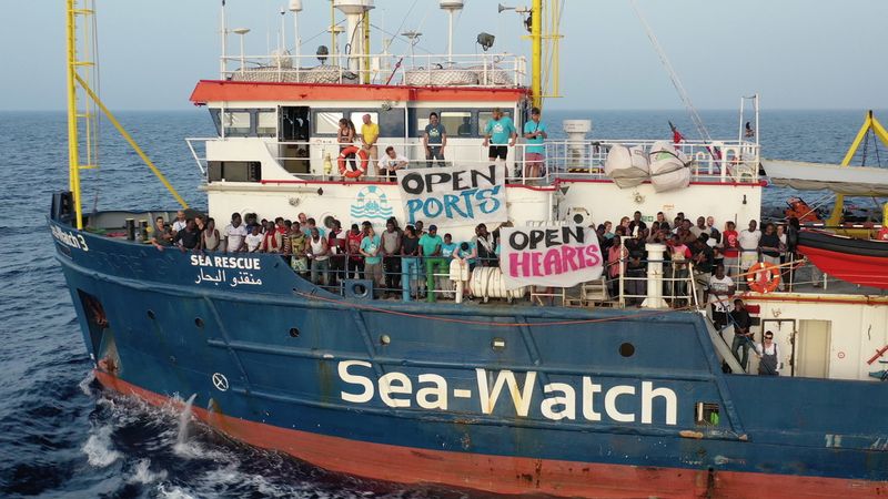 Migrants : Le navire de sauvetage Sea Watch 3 saisi par les autorités italiennes en Sicile