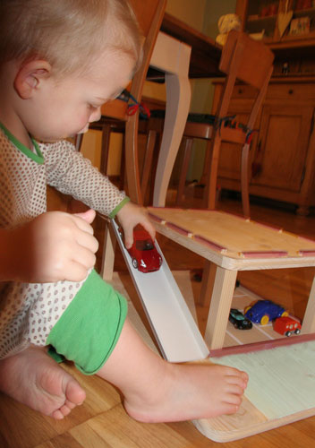 kinderbijou: Garage, für einmal selbst gebaut