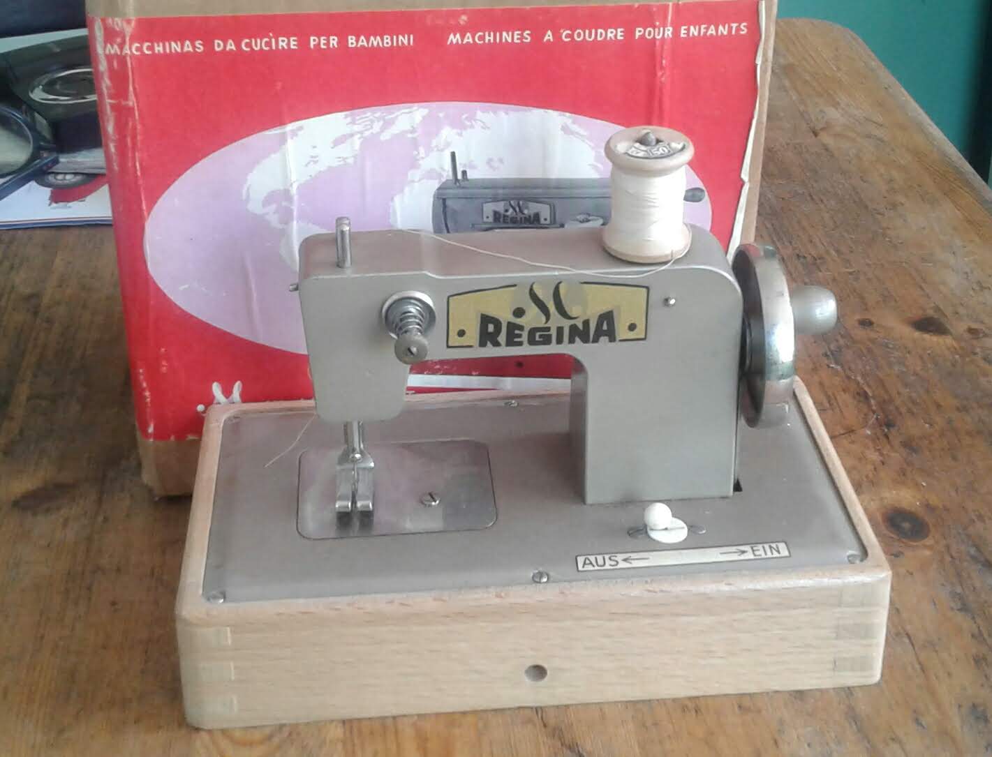 RustyDaytrips.nl Regina Toy Sewing machine