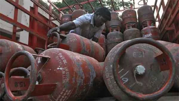News, National, India, New Delhi, Price, Hike, Technology, Business, Finance, LPG cylinder prices increased by Rs 25, second hike in four days