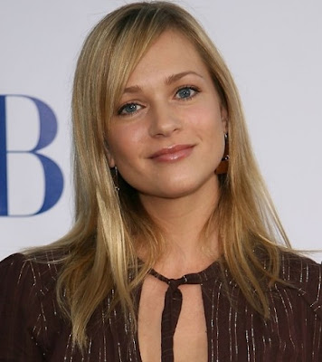 Celebrity Hairstyles: A.J. Cook Long Hairstyles