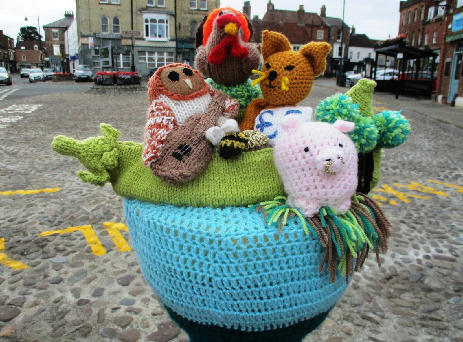 Love my life Yarn bombing in Thirsk.