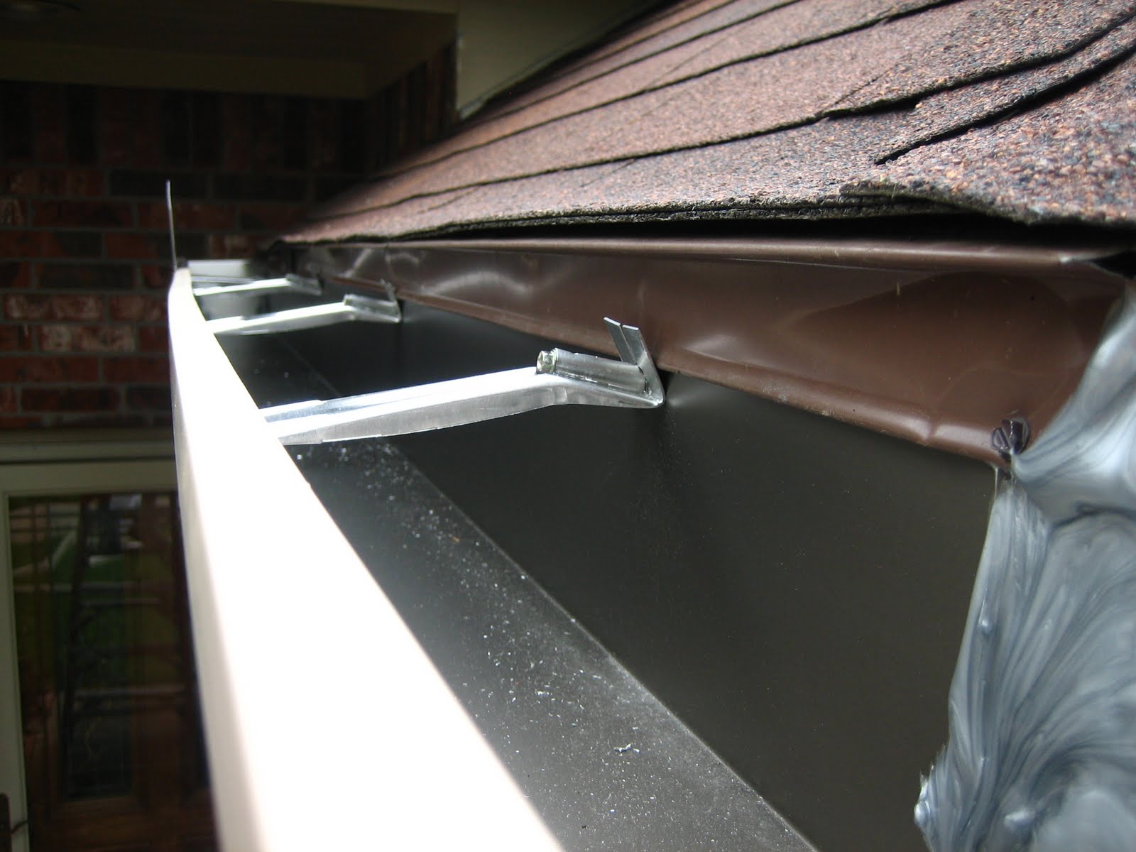 Houston and Gutters Seamless Gutters and Your Options