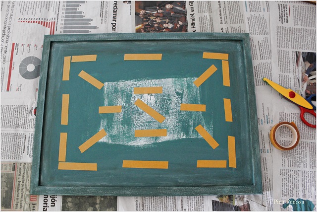 cuadro-reciclado-sin-cristal-colgar-lamina-diy-paso-5