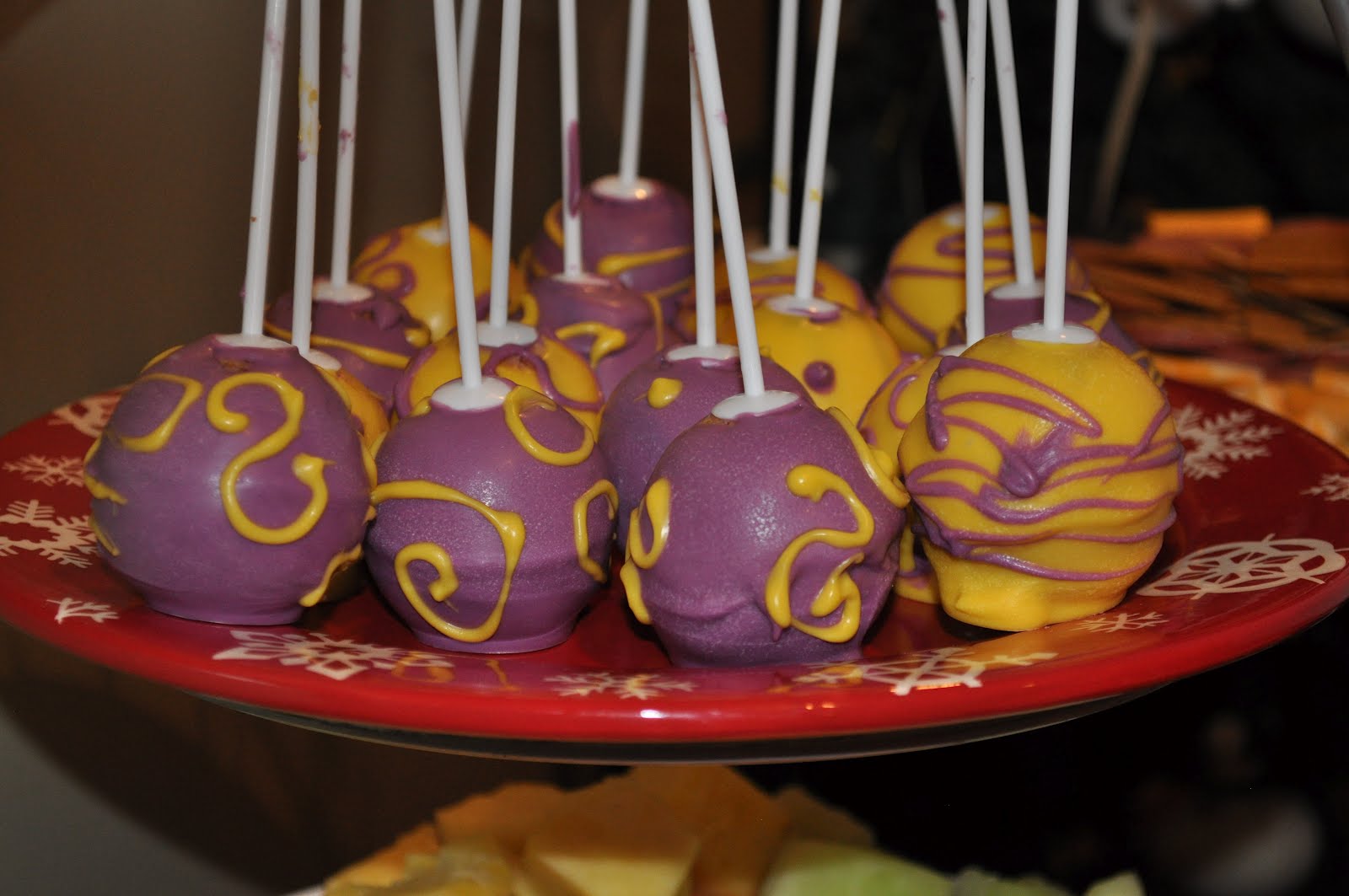 Katie's Cake Creations: Cake Pops: