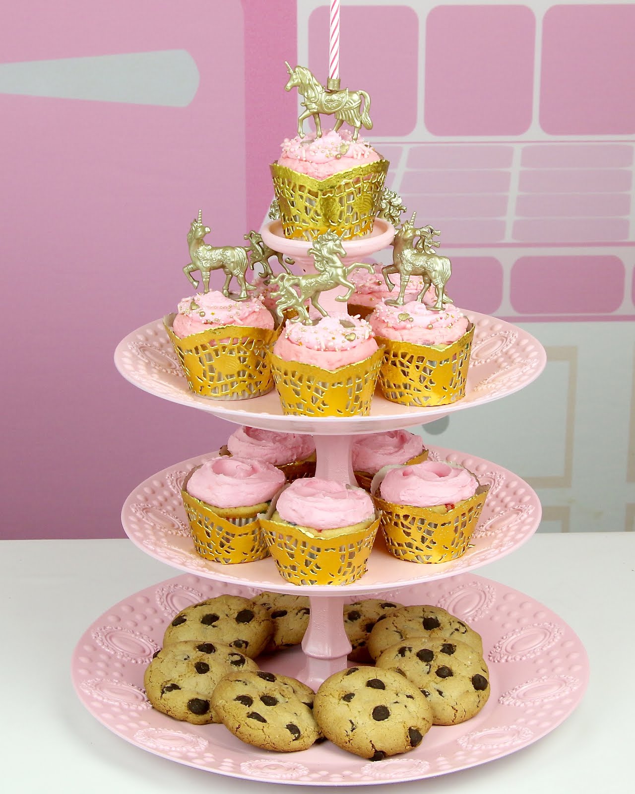 Price : 0.900Fils 3 Tier Cup Cake Stand Meterial : Rigid Cardboard |  Instagram