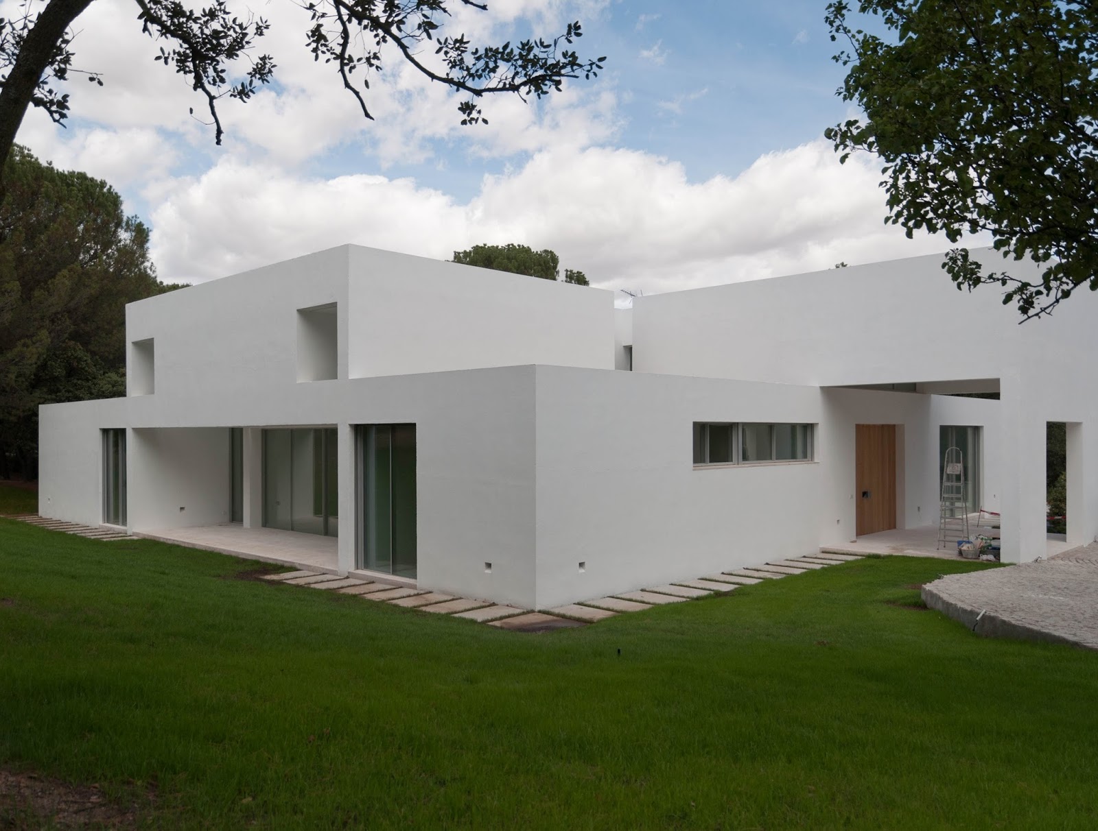 VIVIENDA EN VALDEMORILLO_CASA PATIO EN ALCOBENDAS_OTTO MEDEM