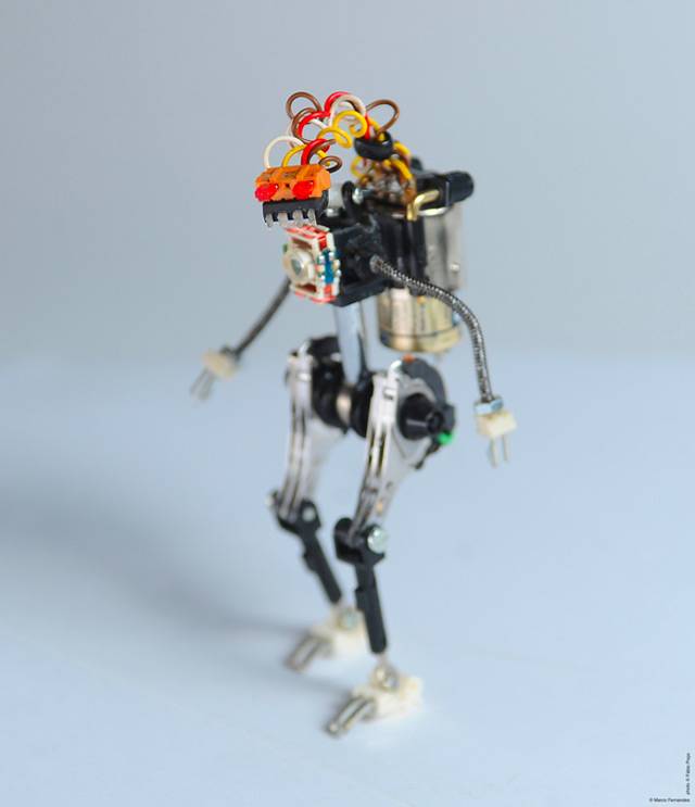Portugese product designer Marco Fernandes built some fun robots out of electrical components salvaged from the trash heap. So far Fernandes has designed nine figures as part of his R³bot series.
