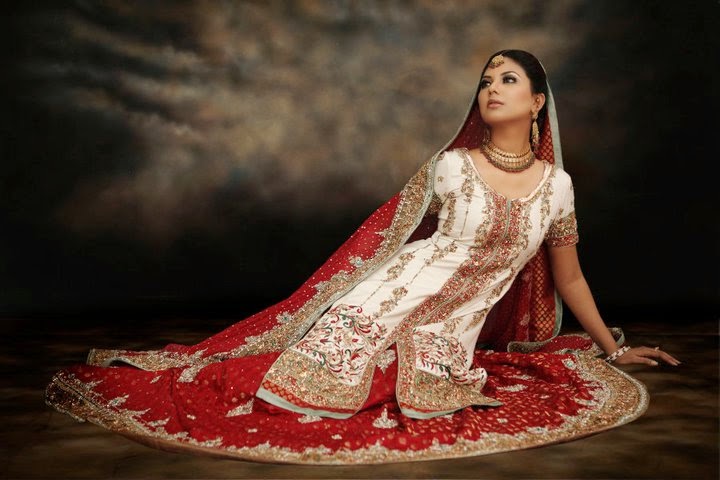 http://www.funmag.org/fashion-mag/fashion-apparel/sunita-marshall-in-pakistani-bridal-dress/