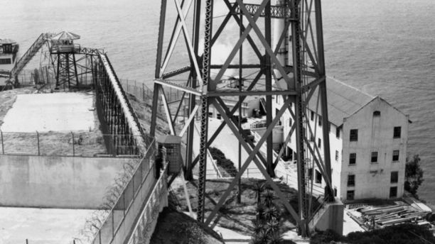 THE GRANDMA'S LOGBOOK ---: THE ALCATRAZ ISLAND: PUNISHMENT AND PRISON BREAK Alcatraz Al Capone Escape