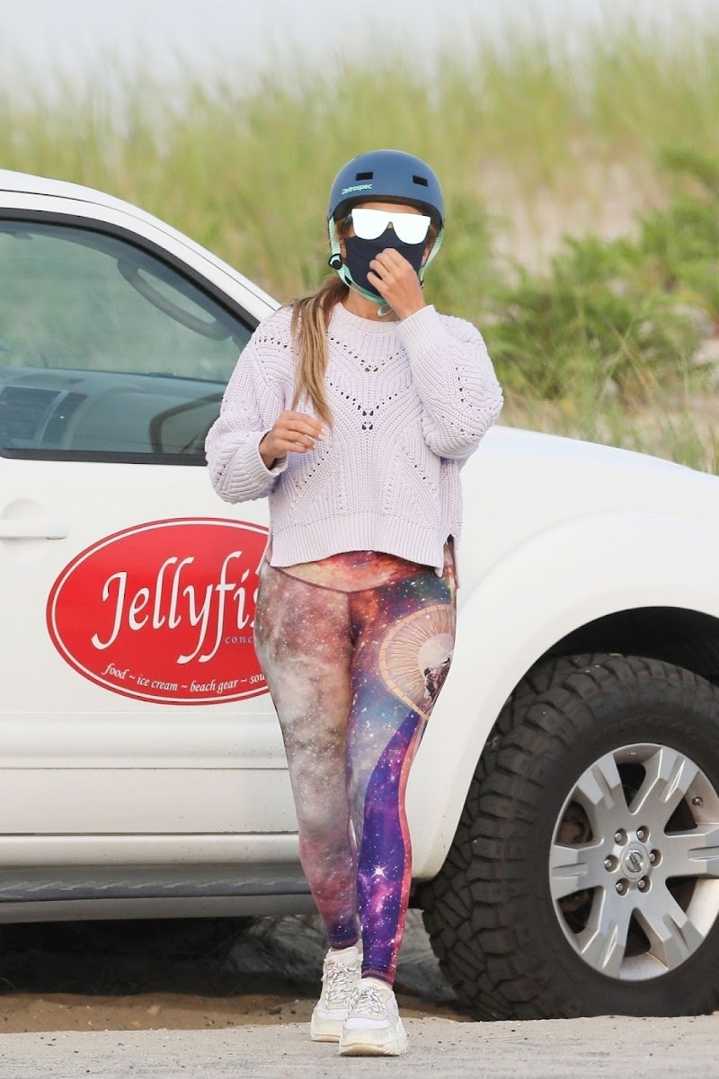 Jennifer Lopez on Her Daily Exercise Routine in The Hamptons 25 Jul -2020