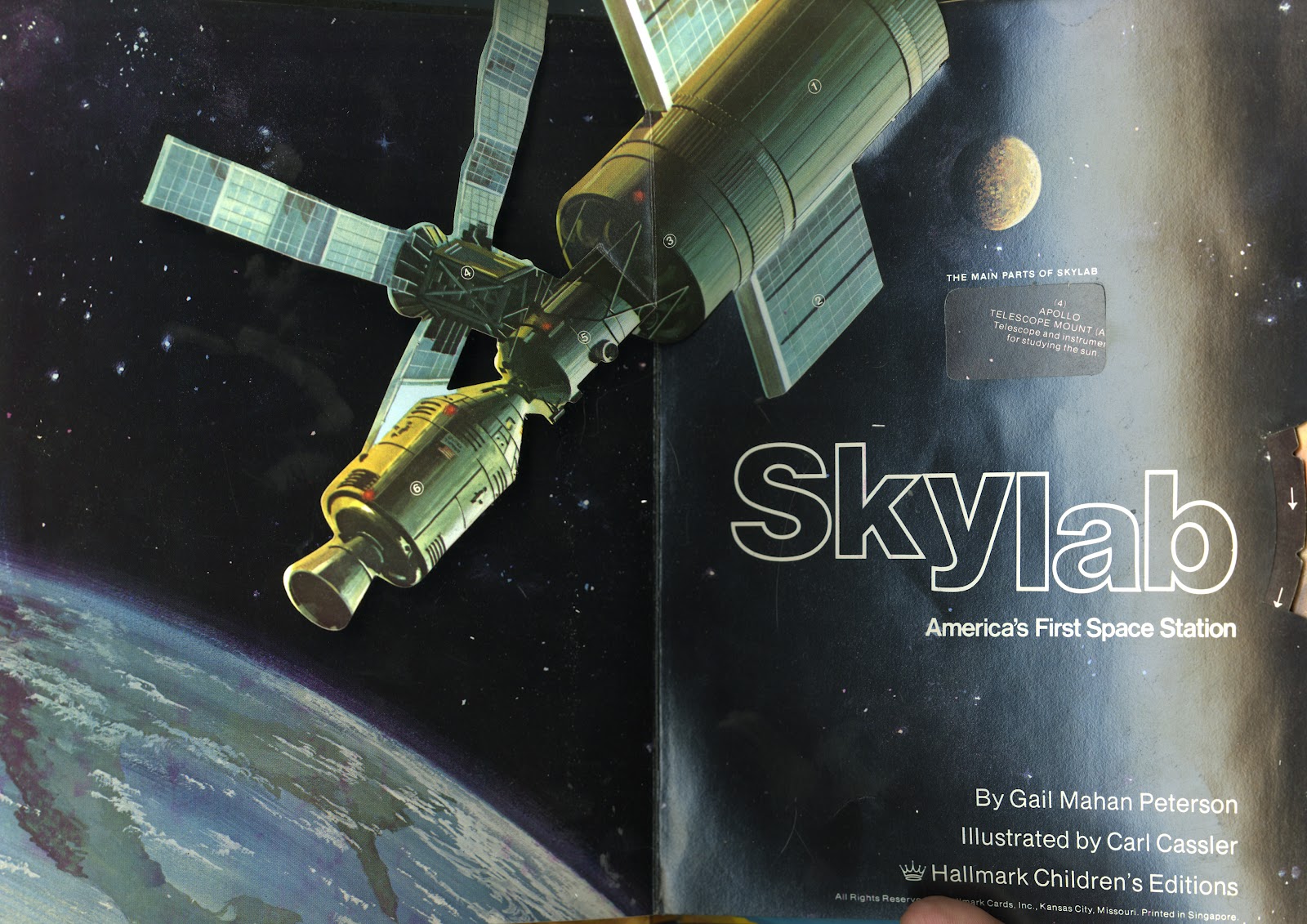 First in space купить. Скайлаб Космическая станция. Книга орбитальные станции. Скайлэб книга. Skylab Space Station pdf.