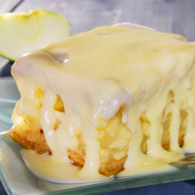 Tasty Pinch Apple Cake with Vanilla Sauce