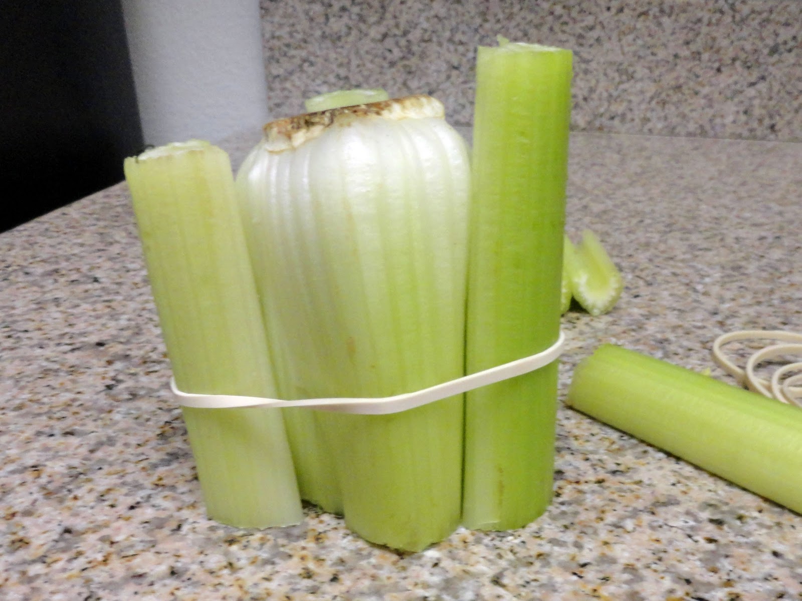 LET'S crEATe Craft Tuesday Celery Stamping